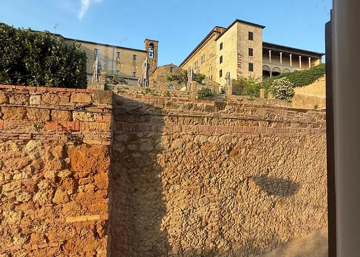Private Residence On Pienza Walls